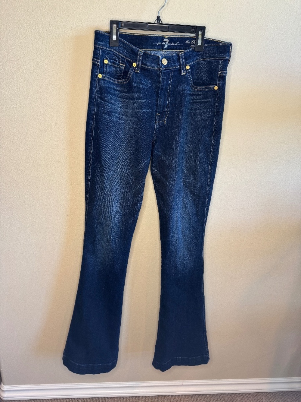 7 for All Mankind. Slim Trouser Dojo jeans. 30x33 women's